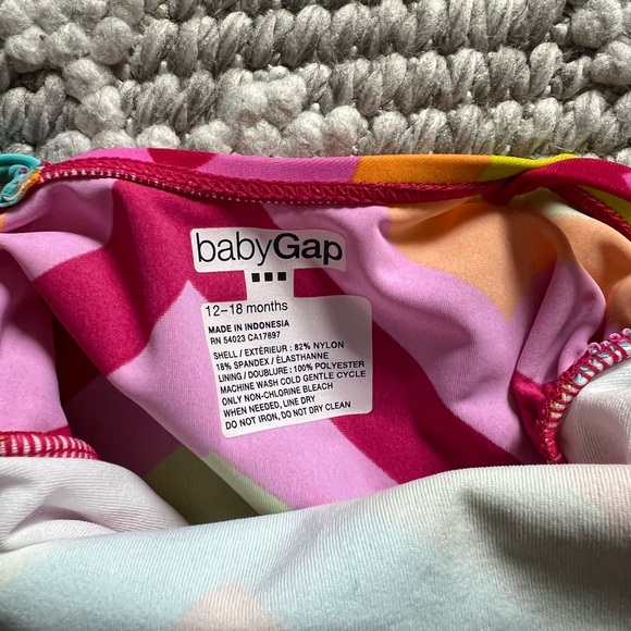 Baby GAP - infant bathing suits. Size 12-18 months - Picture 6 of 7